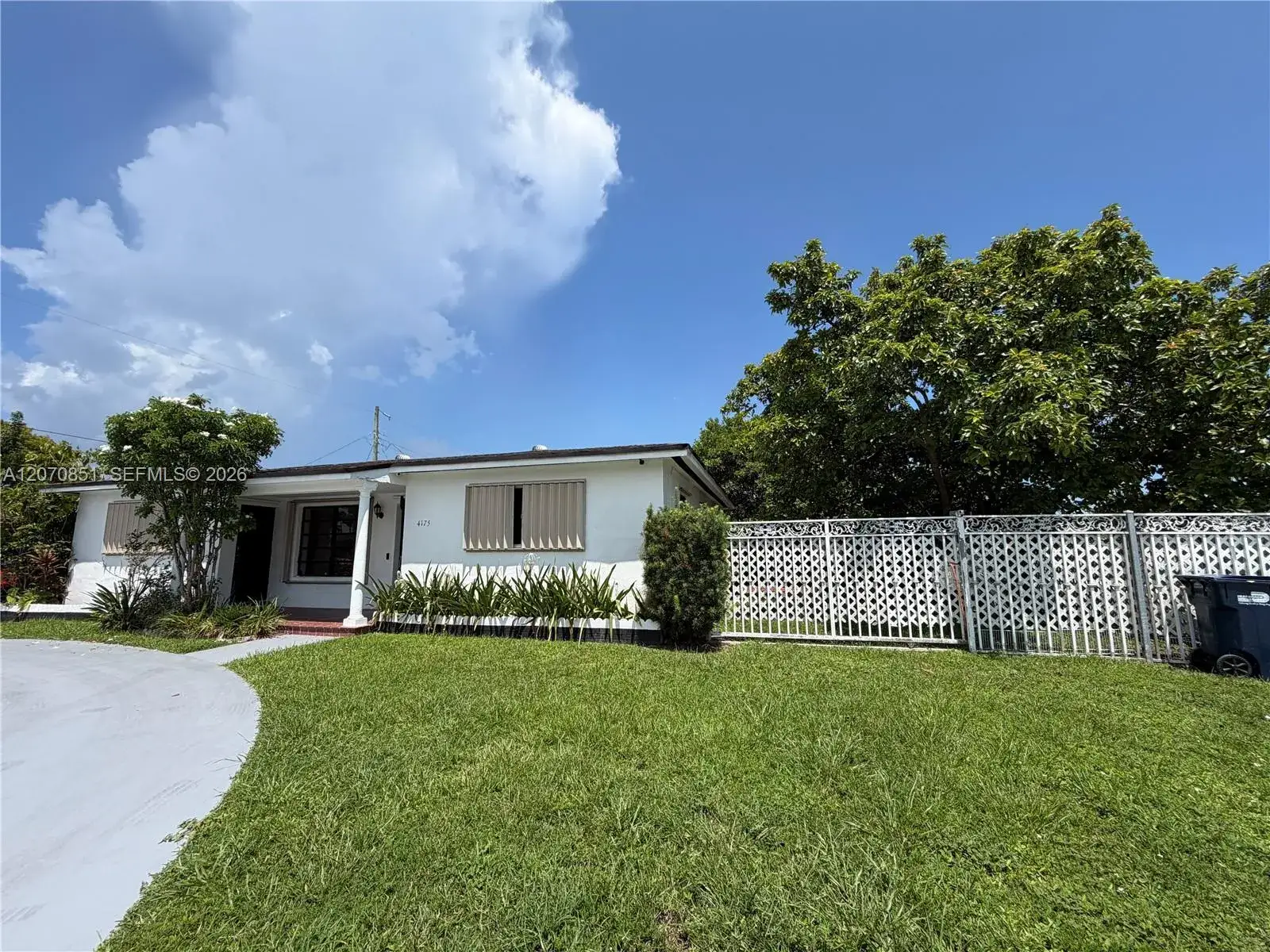 2 bedroom 1 bath Residential Lease for rent at 4175 SW 87th Ave # 1, Miami FL 33165