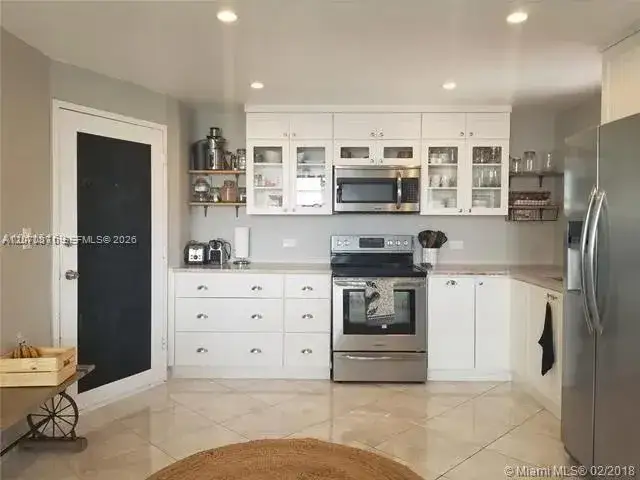 2 bedroom 2 bath Residential Lease for rent at 1301 NE Miami Gardens Dr # 1215W, Miami FL 33179