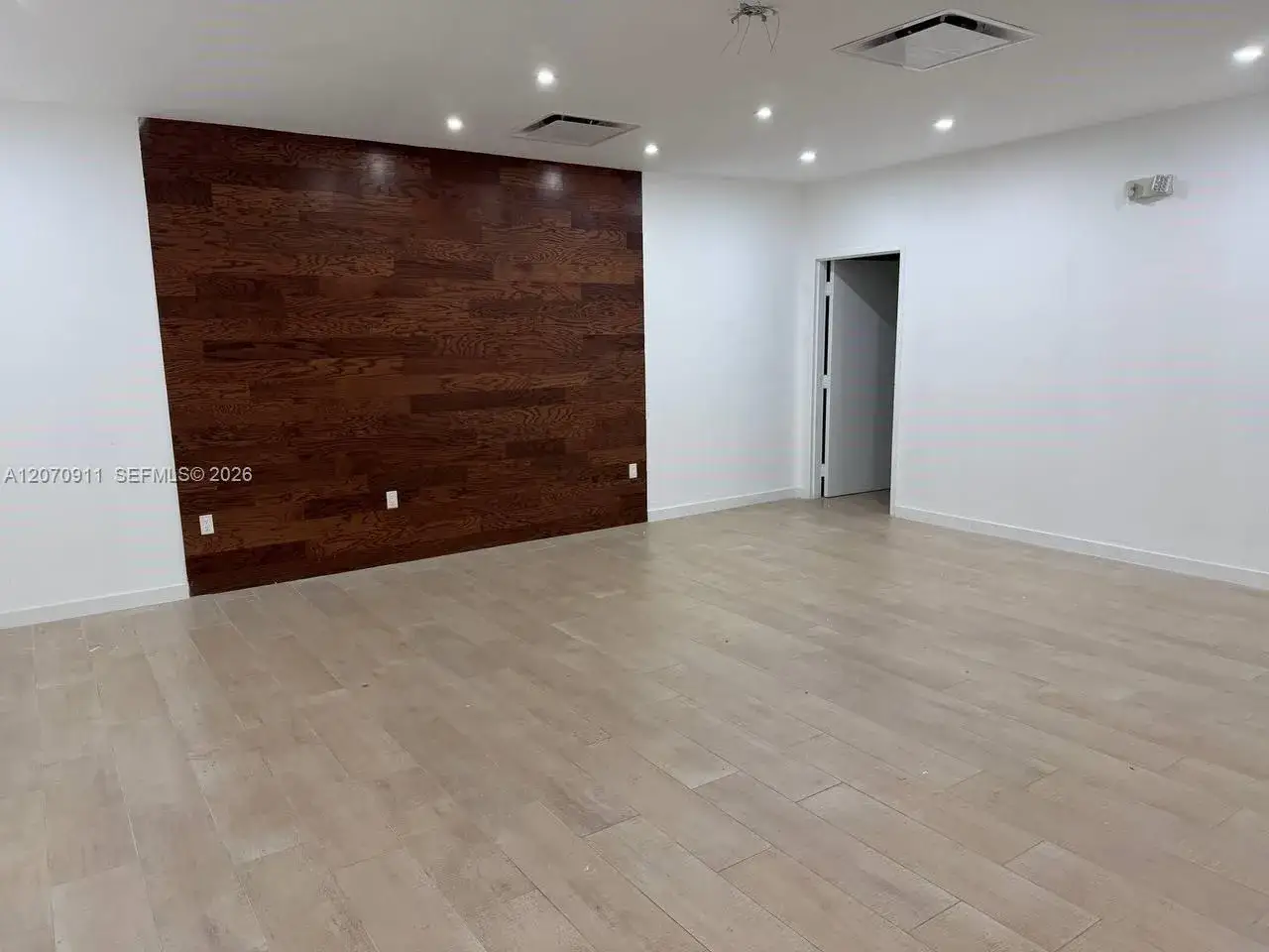 Commercial Sale for sale at 2753 NW 79th Ave, Doral FL 33122