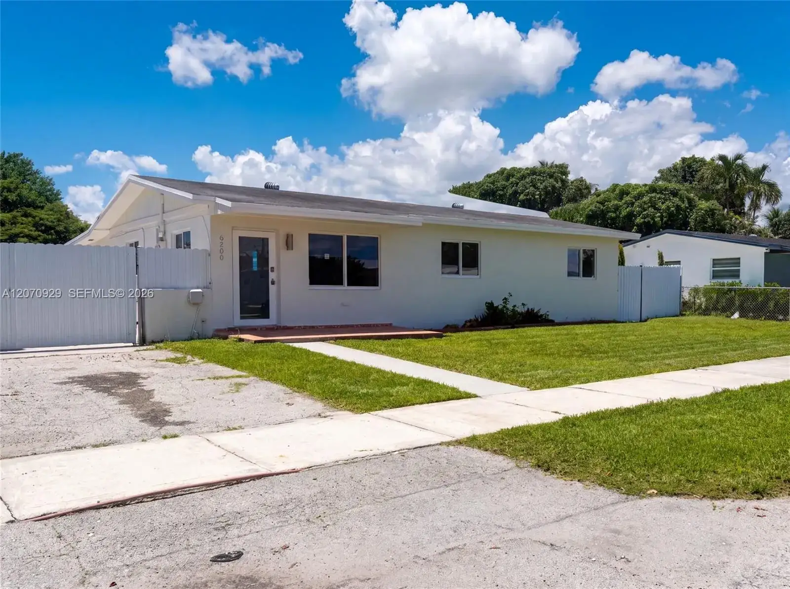 3 bedroom 2 bath Residential for sale at 6200 SW 109th Ave, Miami FL 33173