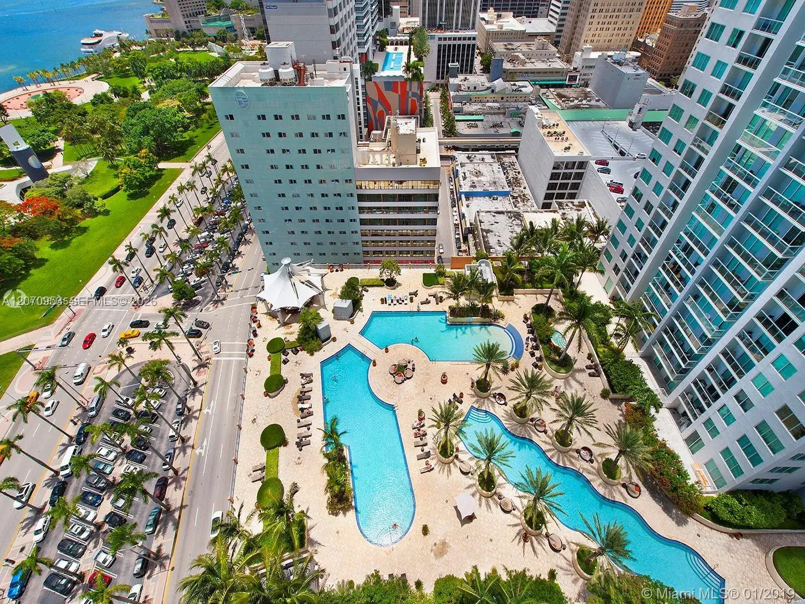 1 bedroom 2 bath Residential for sale at 253 NE 2nd St # 902, Miami FL 33132