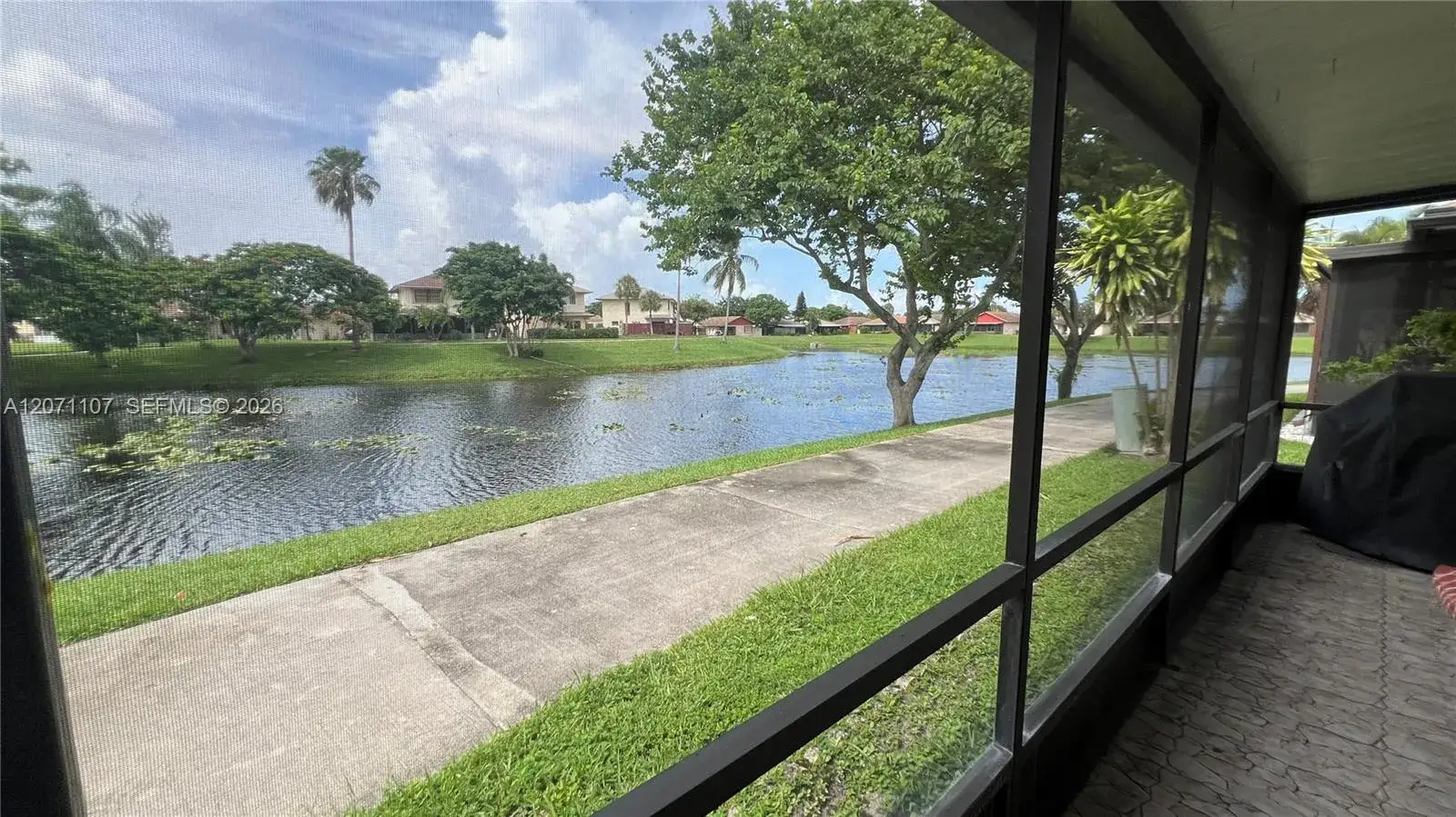 2 bedroom 2 bath Residential for sale at 5437 Mendoza St, West Palm Beach FL 33415