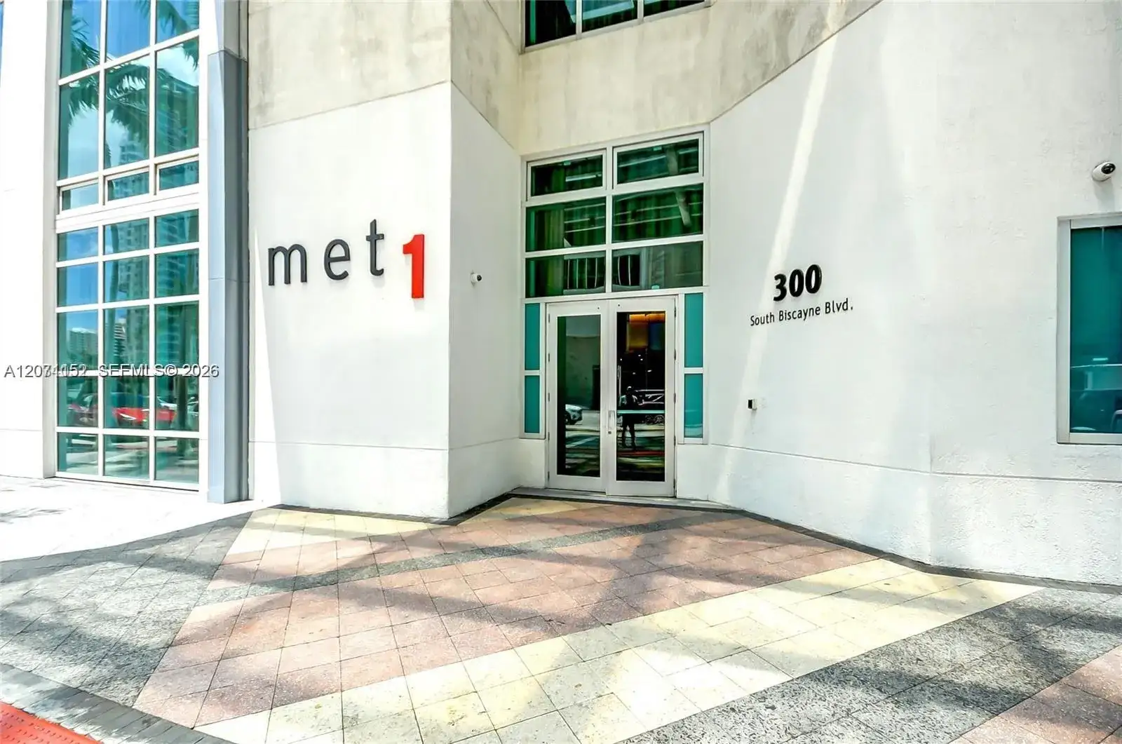 300 S Biscayne Blvd # 3311, Miami FL 33131