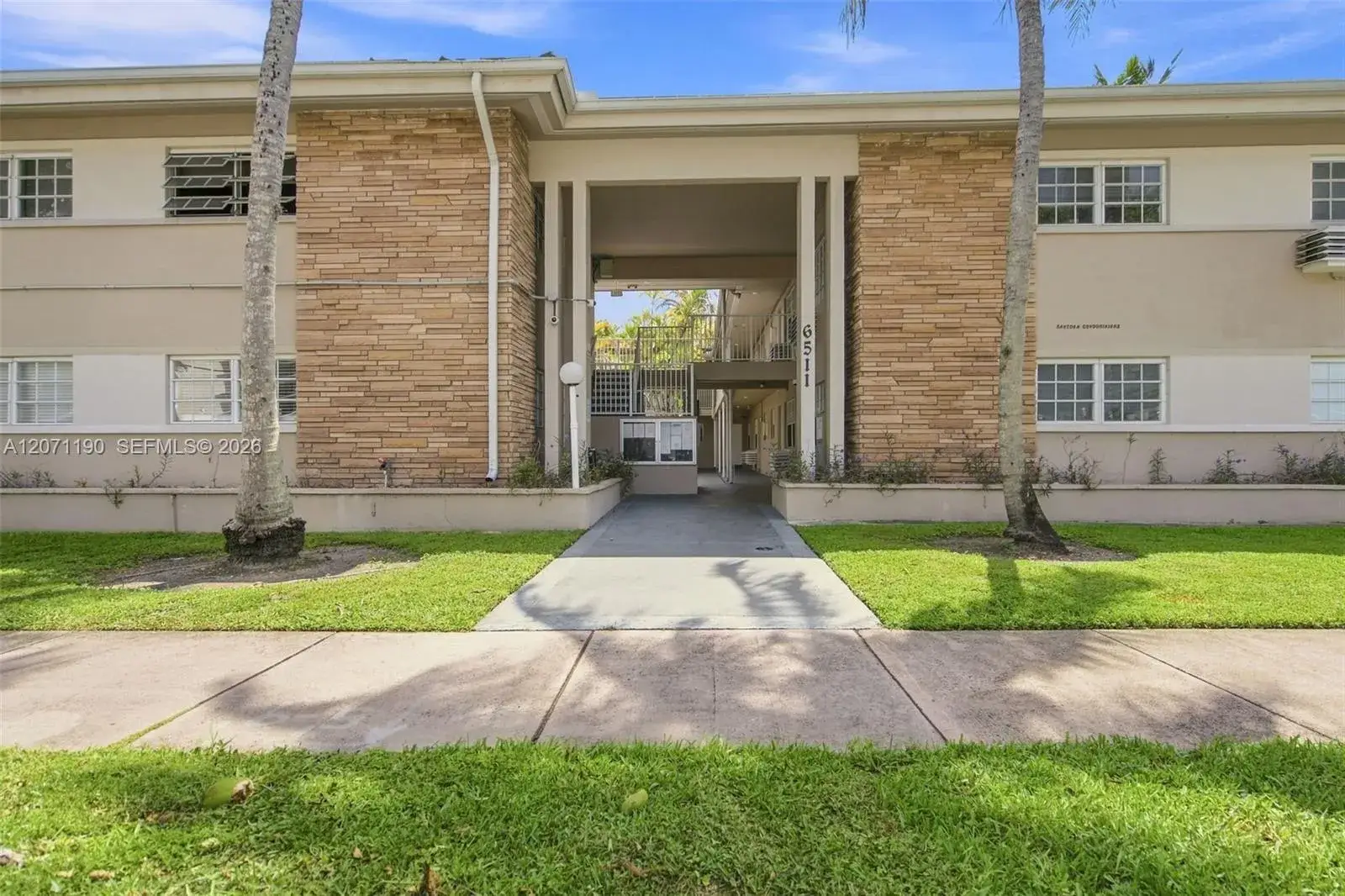 1 bedroom 1 bath Residential for sale at 6511 Santona St # C6, Coral Gables FL 33146