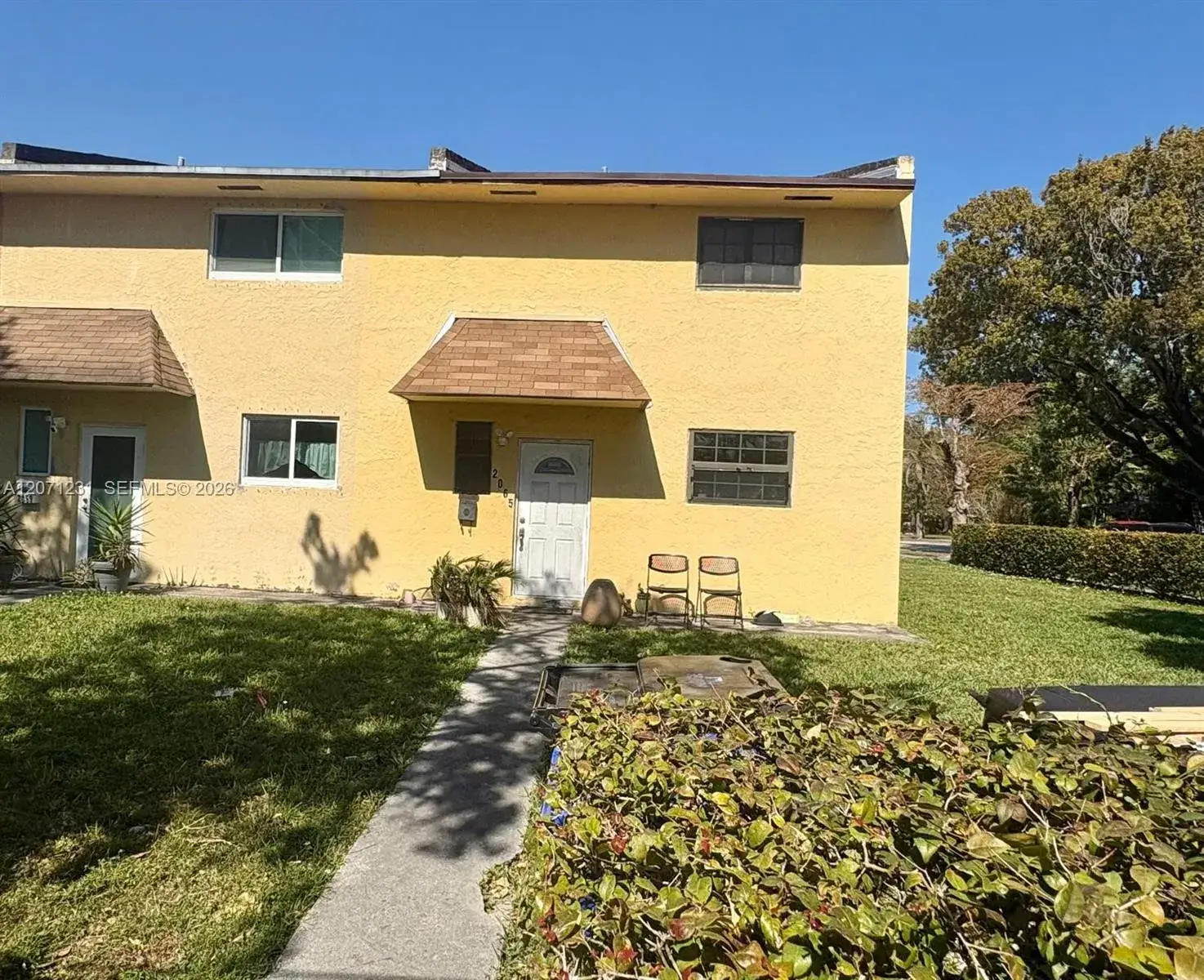 2 bedroom 1 bath Residential for sale at 2065 NE 139th St, North Miami Beach FL 33181