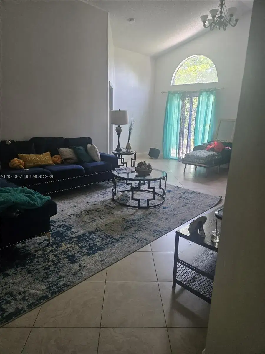 3 bedroom 2 bath Residential for sale at 818 E Palm Run Dr, North Lauderdale FL 33068