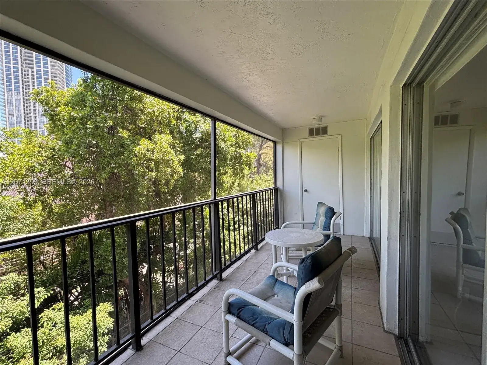 1 bedroom 1 bath Residential Lease for rent at 201 178th Dr # 337, Sunny Isles Beach FL 33160