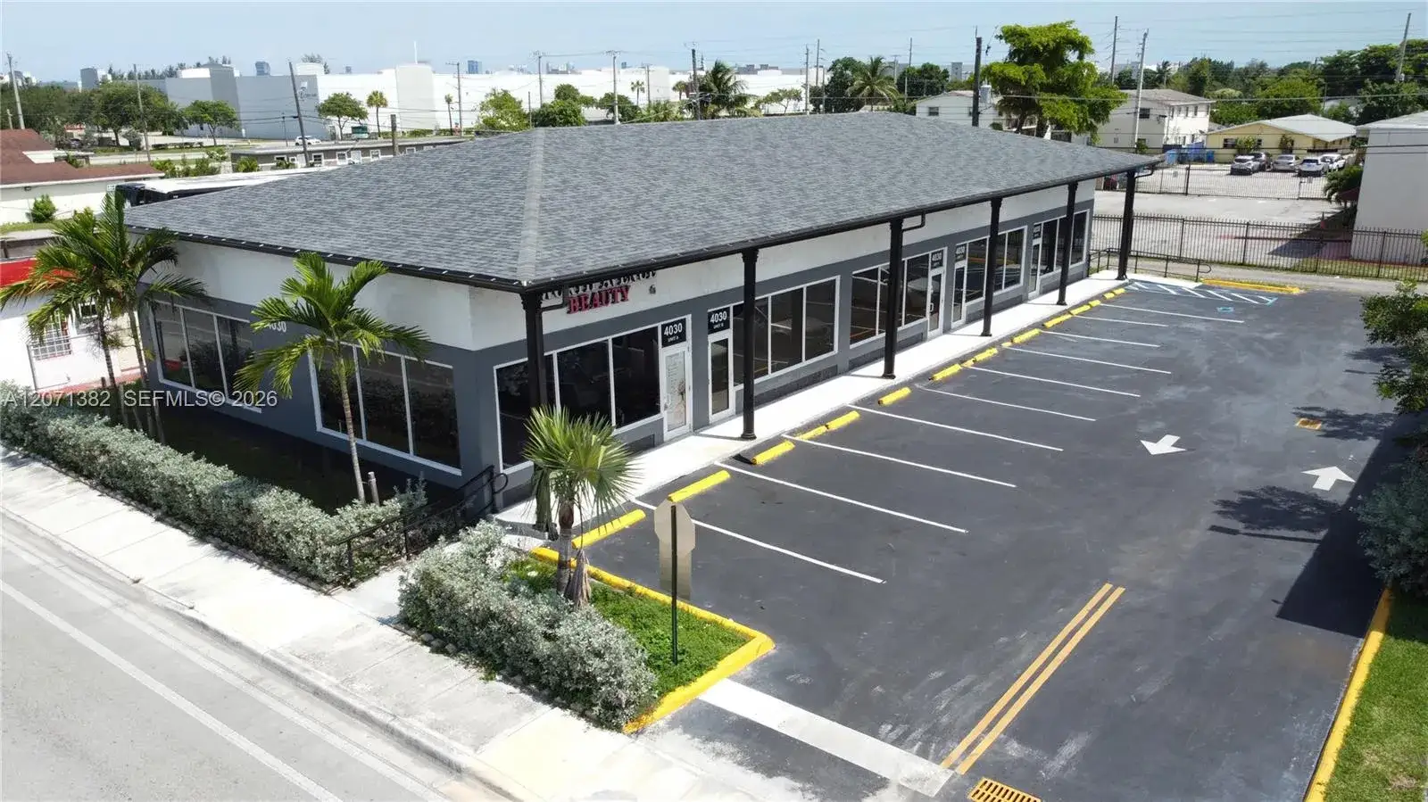 Commercial Sale for sale at 4030 Pembroke Rd, West Park FL 33021