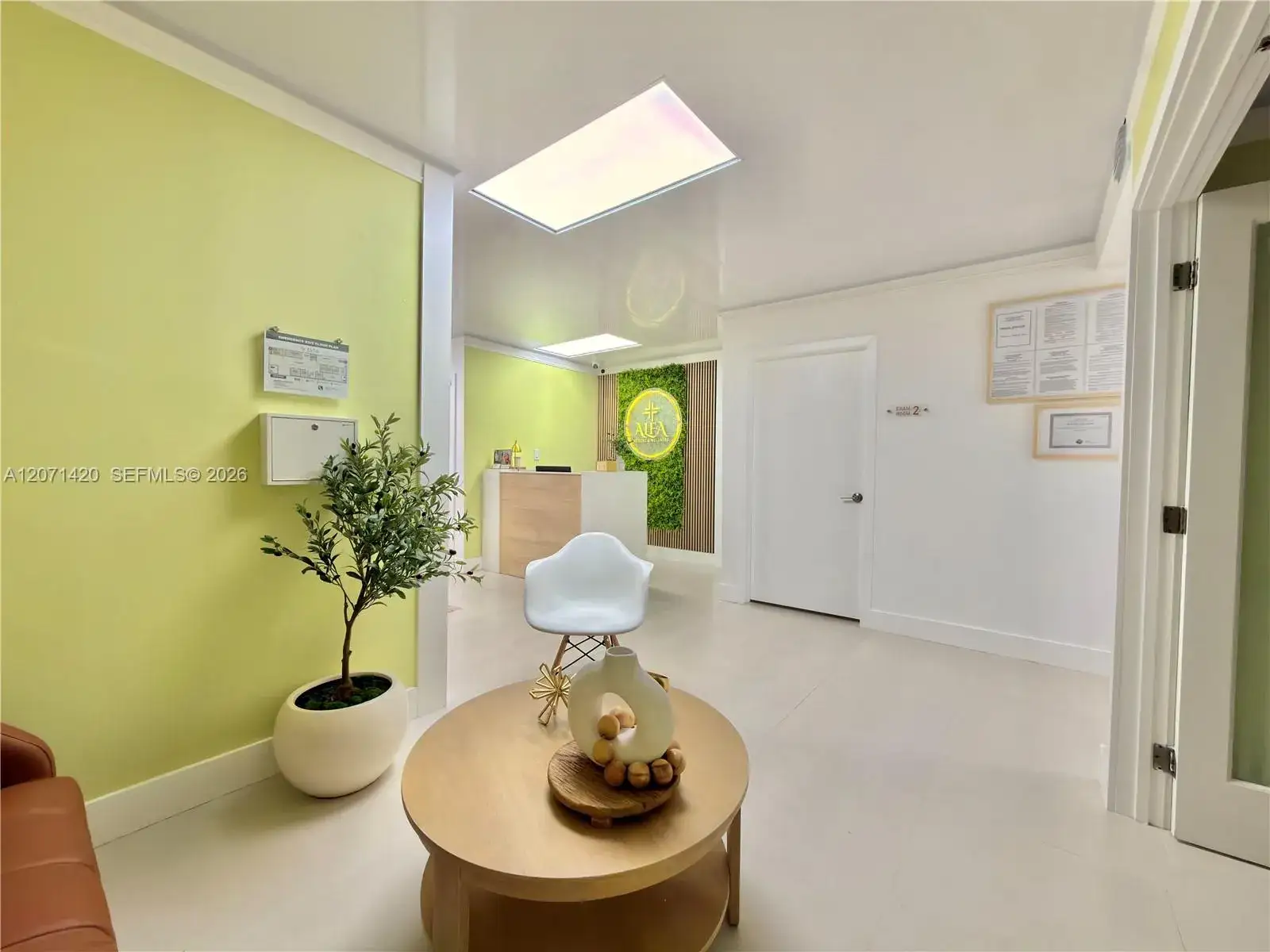 Commercial Sale for sale at 9245 SW 158 Ln # 201, Palmetto Bay FL 33157