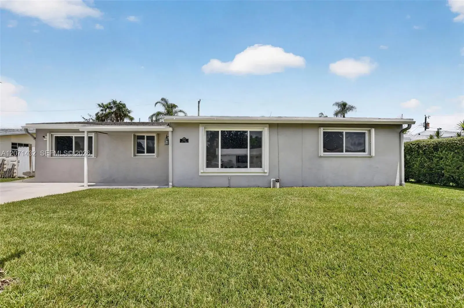 7521 Eaton St, Hollywood FL 33024