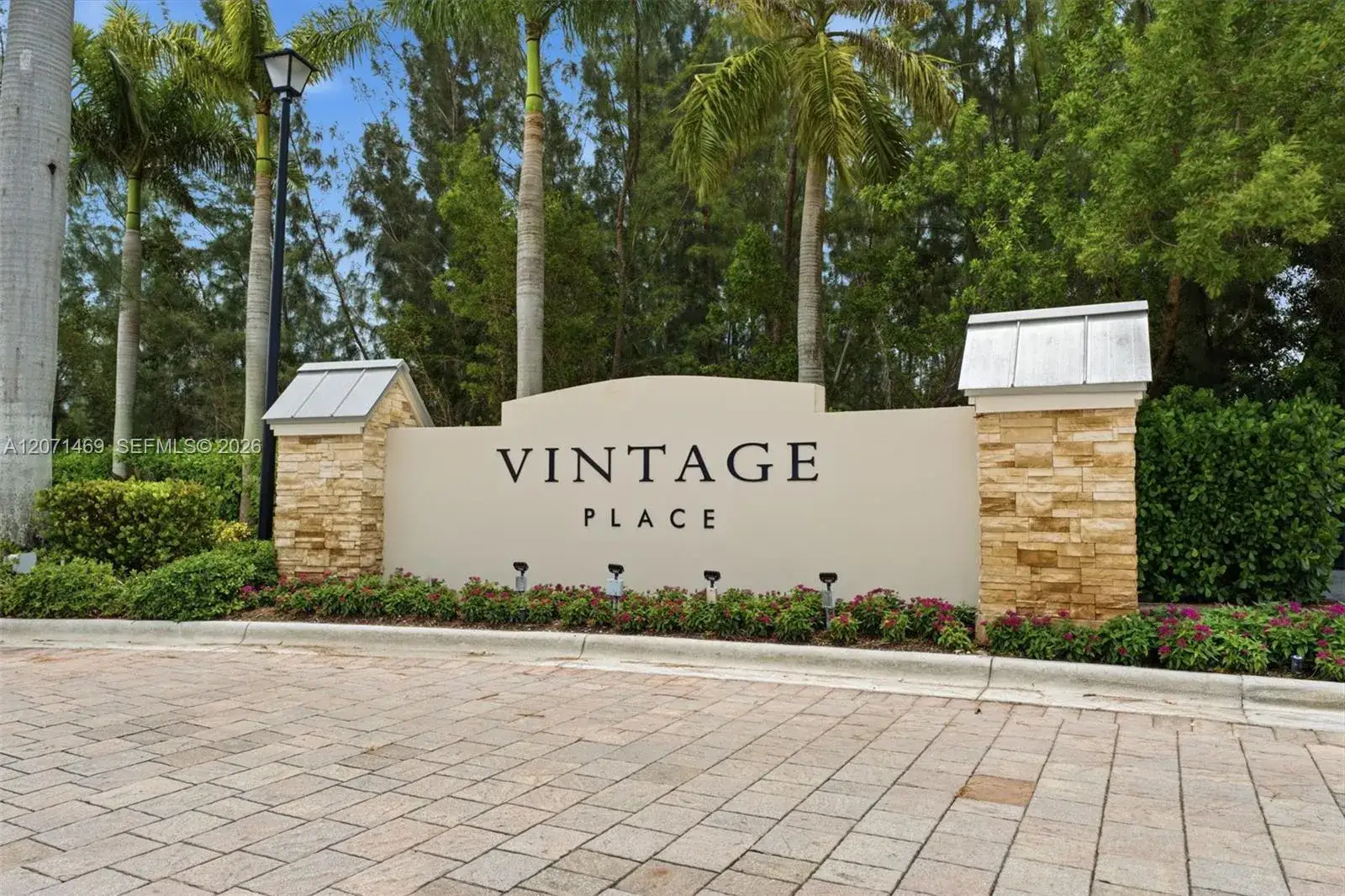 4 bedroom 3 bath Residential for sale at 7042 NW 103rd Path, Doral FL 33178