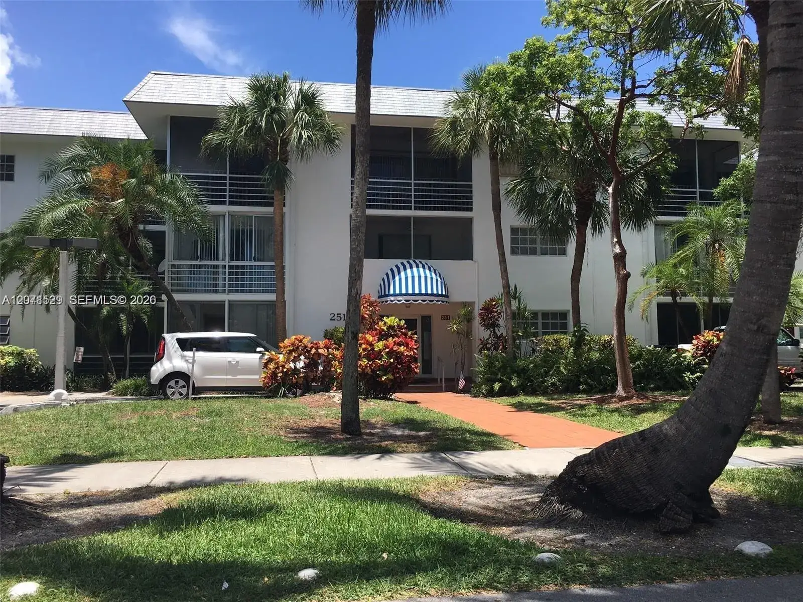 2 bedroom 2 bath Residential Lease for rent at 251 Galen Dr # 304E, Key Biscayne FL 33149