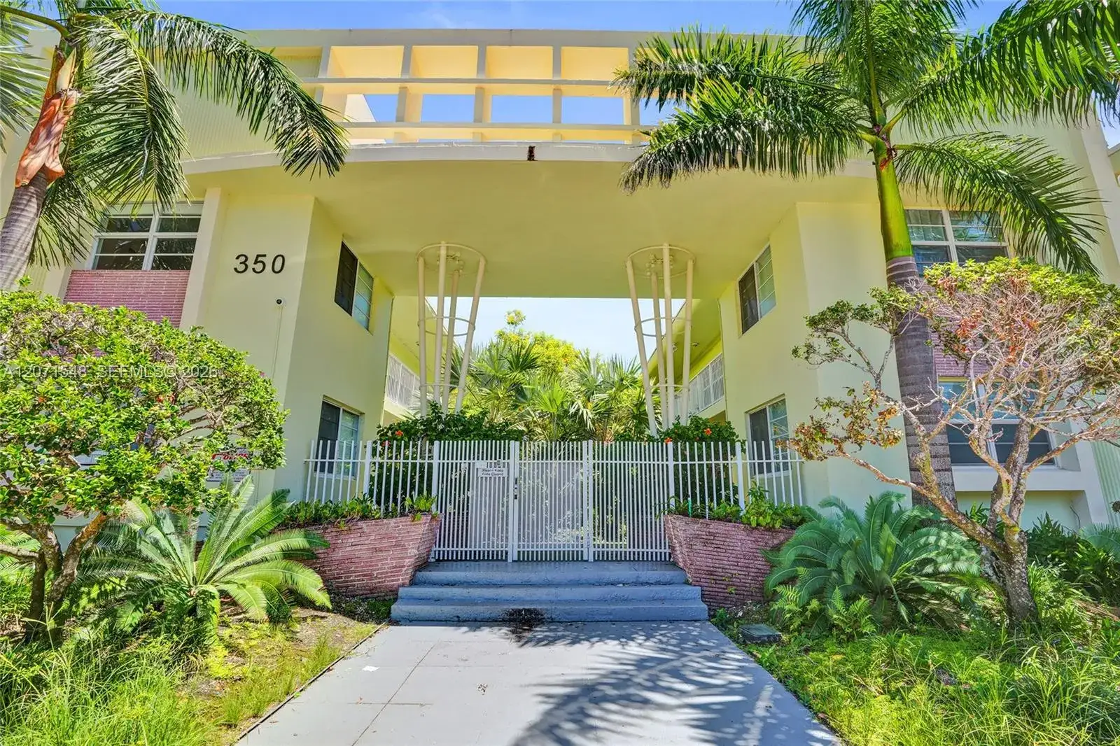 1 bedroom 1 bath Residential for sale at 350 S Shore Dr # 12, Miami Beach FL 33141