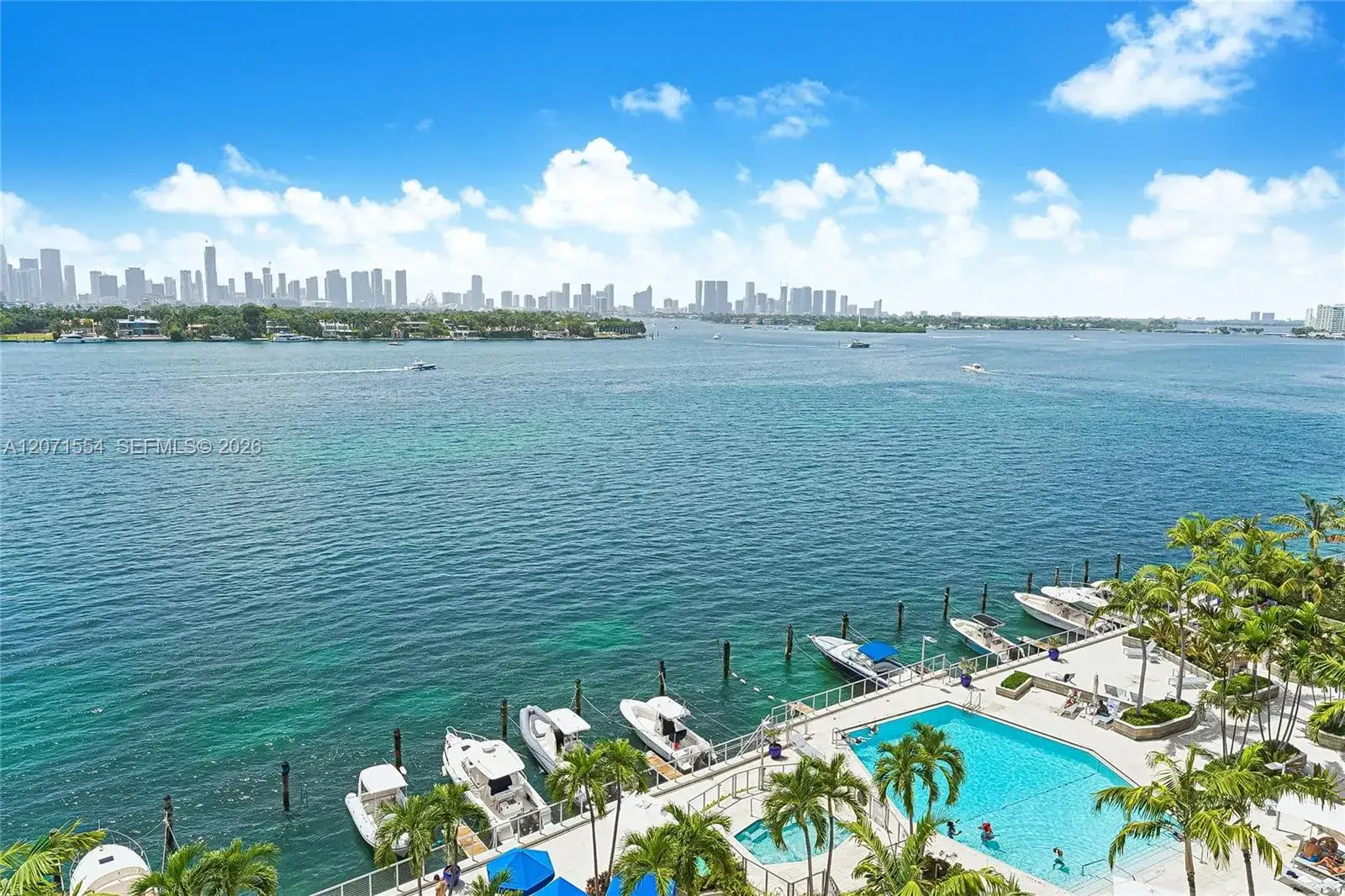 1 bedroom 1 bath Residential for sale at 800 West Ave # 917, Miami Beach FL 33139