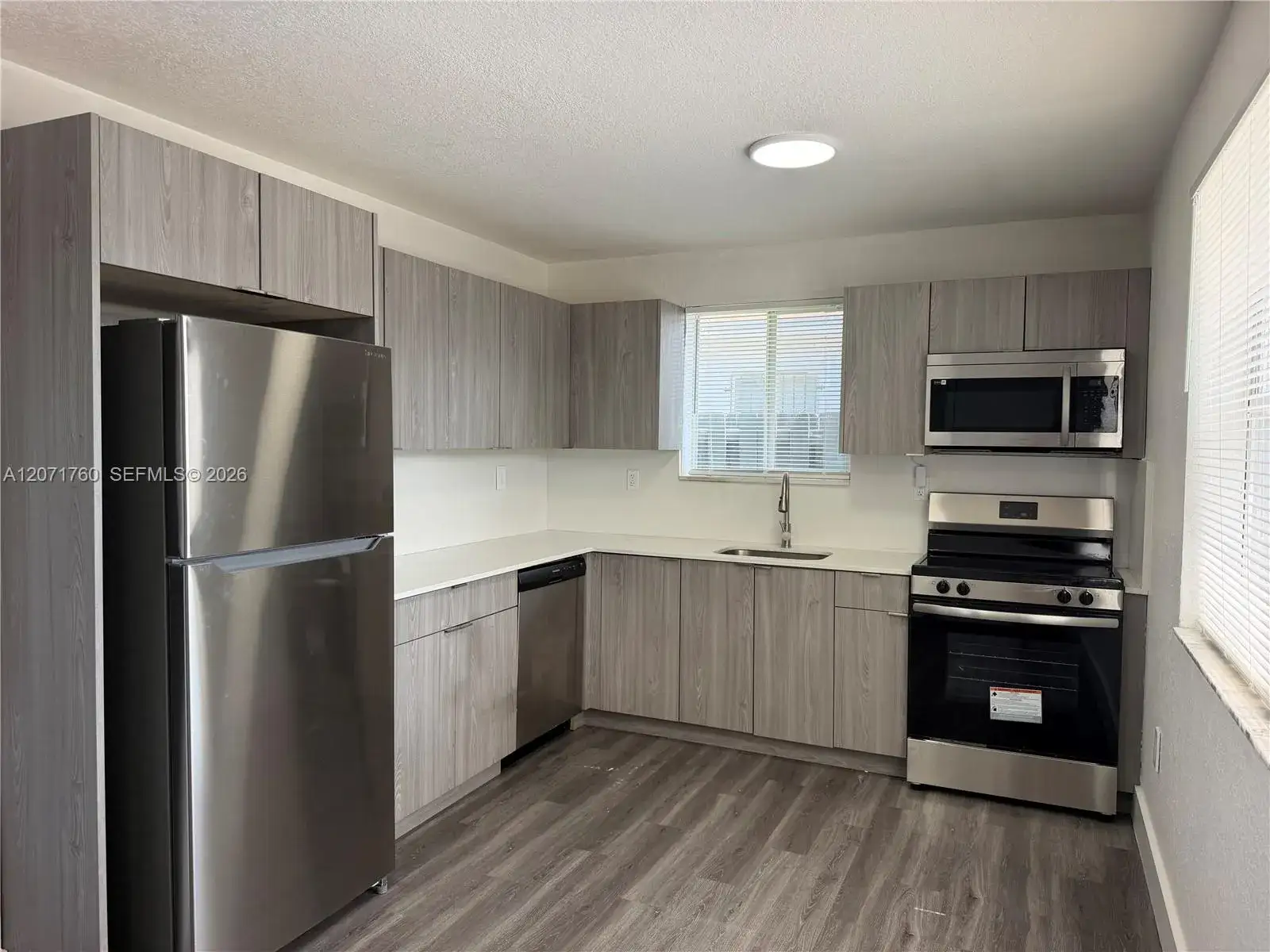 580 NW 58th St, Miami FL 33127