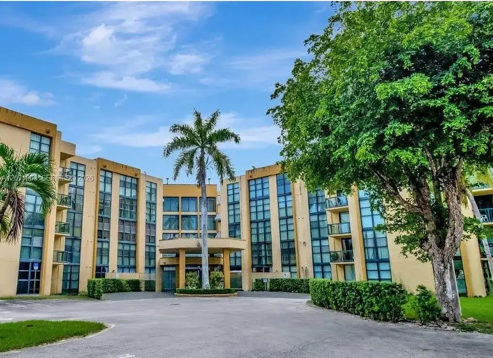 2 bedroom 2 bath Residential for sale at 11790 SW 18th St # 3, Miami FL 33175