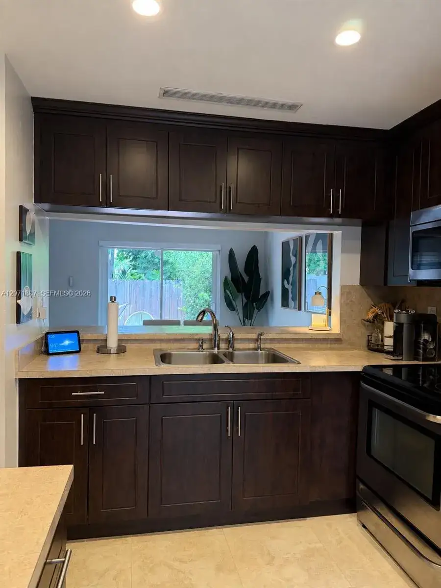 2 bedroom 2 bath Residential Lease for rent at 7483 SW 109th Ave, Miami FL 33173