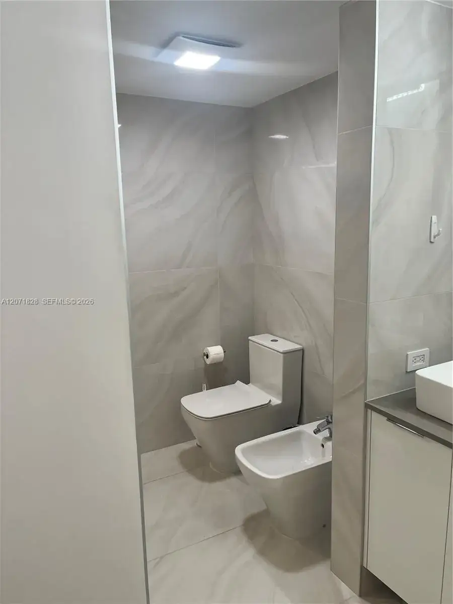 2 bedroom 2 bath Residential for sale at 20191 E Country Club Dr # 503, Aventura FL 33180
