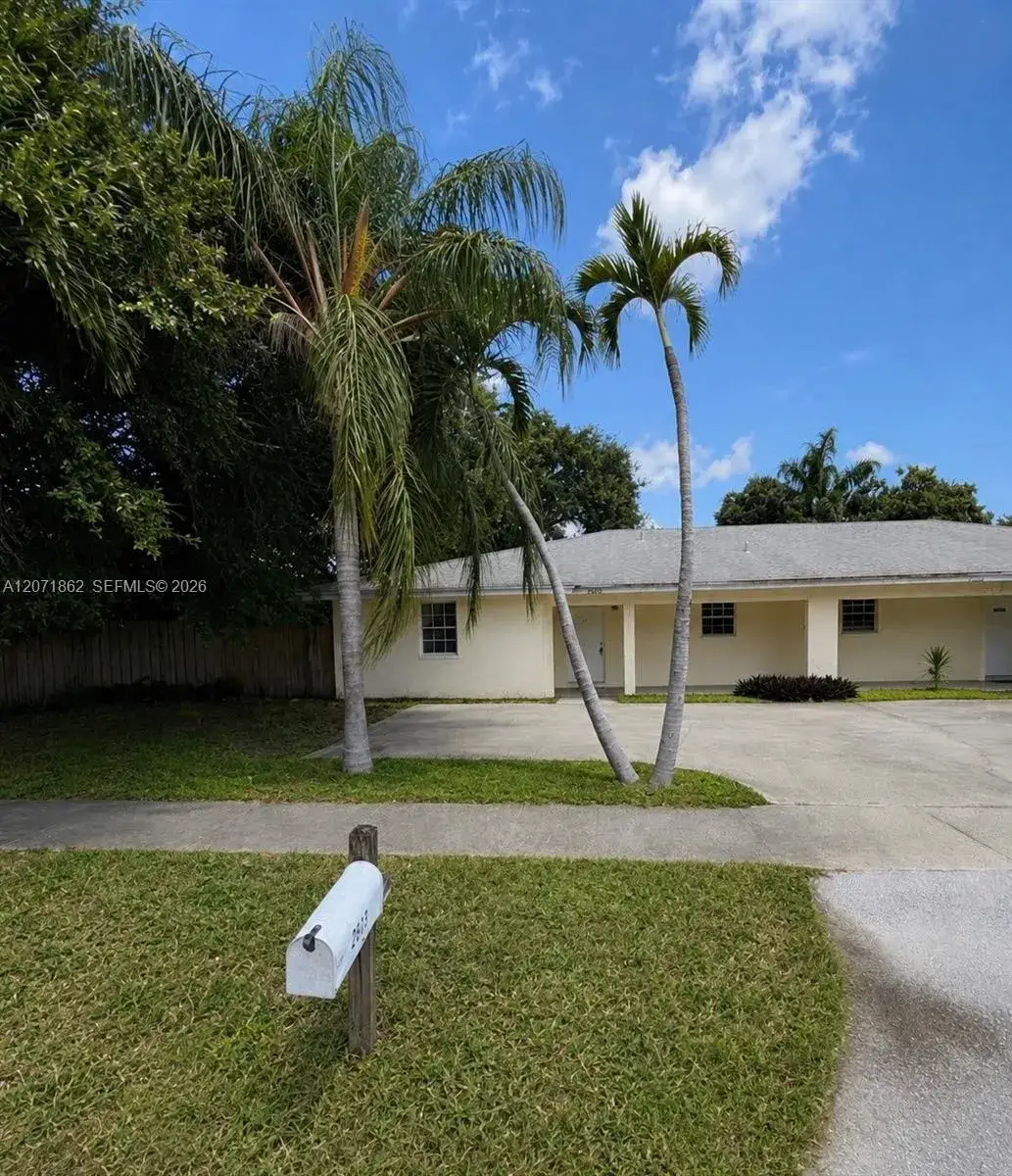 2653 SW 51st St # 1, Fort Lauderdale FL 33312