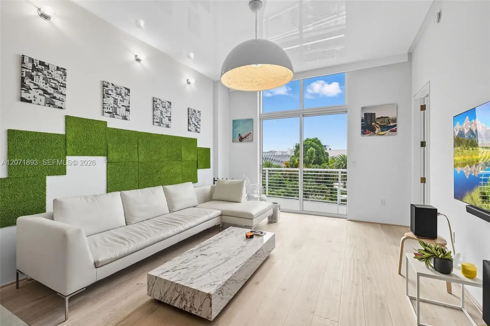 1 bedroom 1 bath Residential for sale at 2001 Meridian Ave # 518, Miami Beach FL 33139