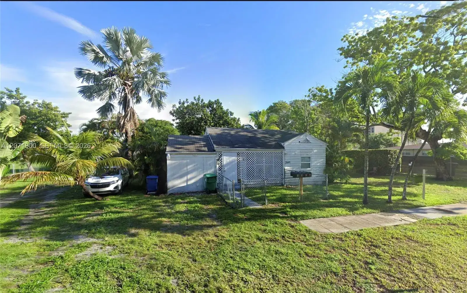 2549 NE 190th St, Miami FL 33180