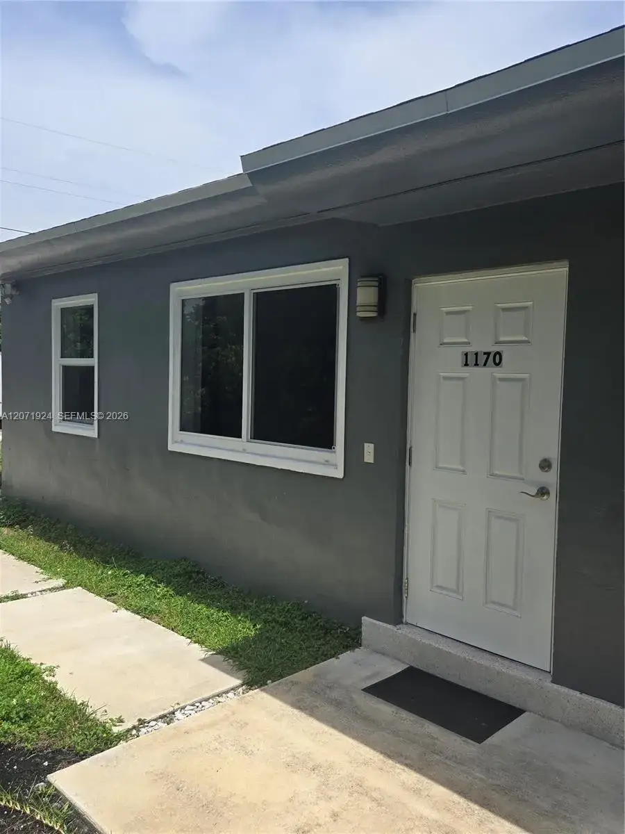 2 bedroom 1 bath Residential Lease for rent at 1170 NE 111th St # 1170, Miami FL 33161