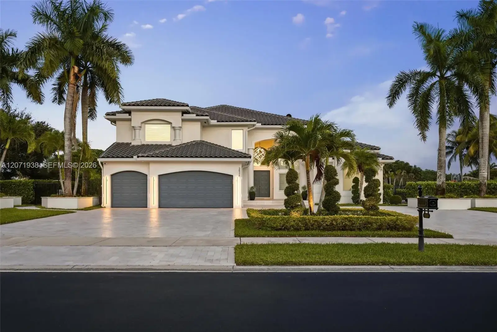 3526 Juniper Ln, Davie FL 33330