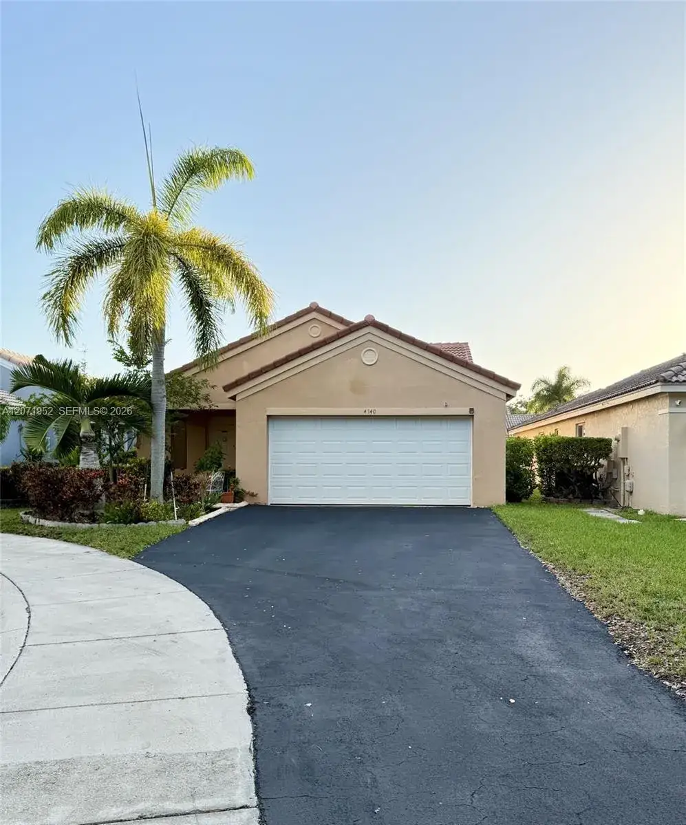 3 bedroom 2 bath Residential Lease for rent at 4340 Pine Ridge Ct, Weston FL 33331