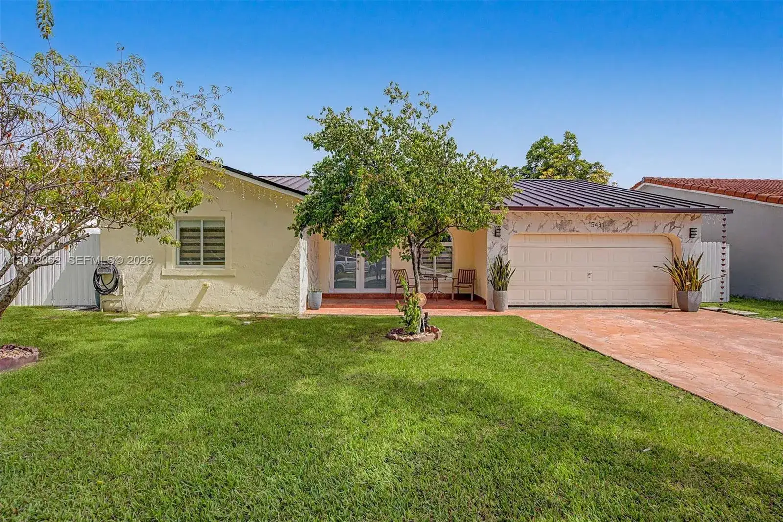 3 bedroom 2 bath Residential for sale at 15431 SW 177th Ter, Miami FL 33187