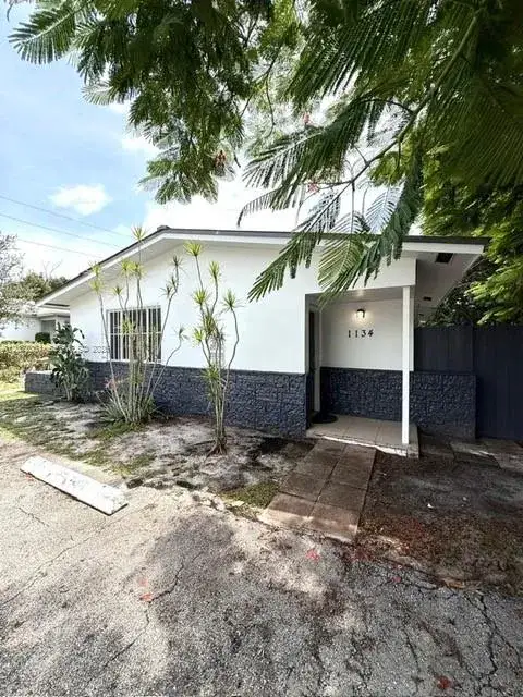 2 bedroom 1 bath Residential Lease for rent at 1134 NW 1st Ave # 1134, Fort Lauderdale FL 33311