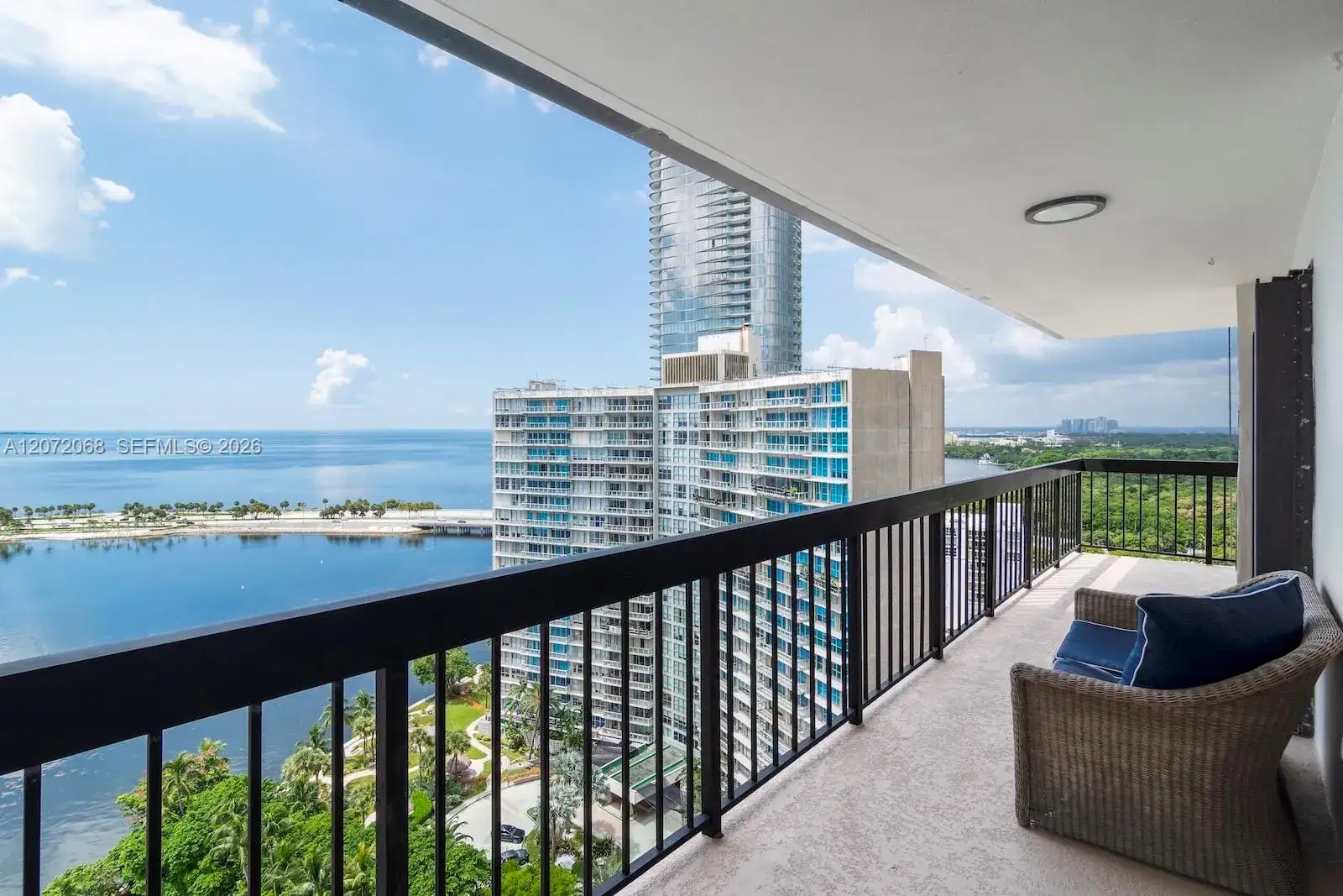 2 bedroom 2 bath Residential for sale at 2333 Brickell Ave # 2212, Miami FL 33129