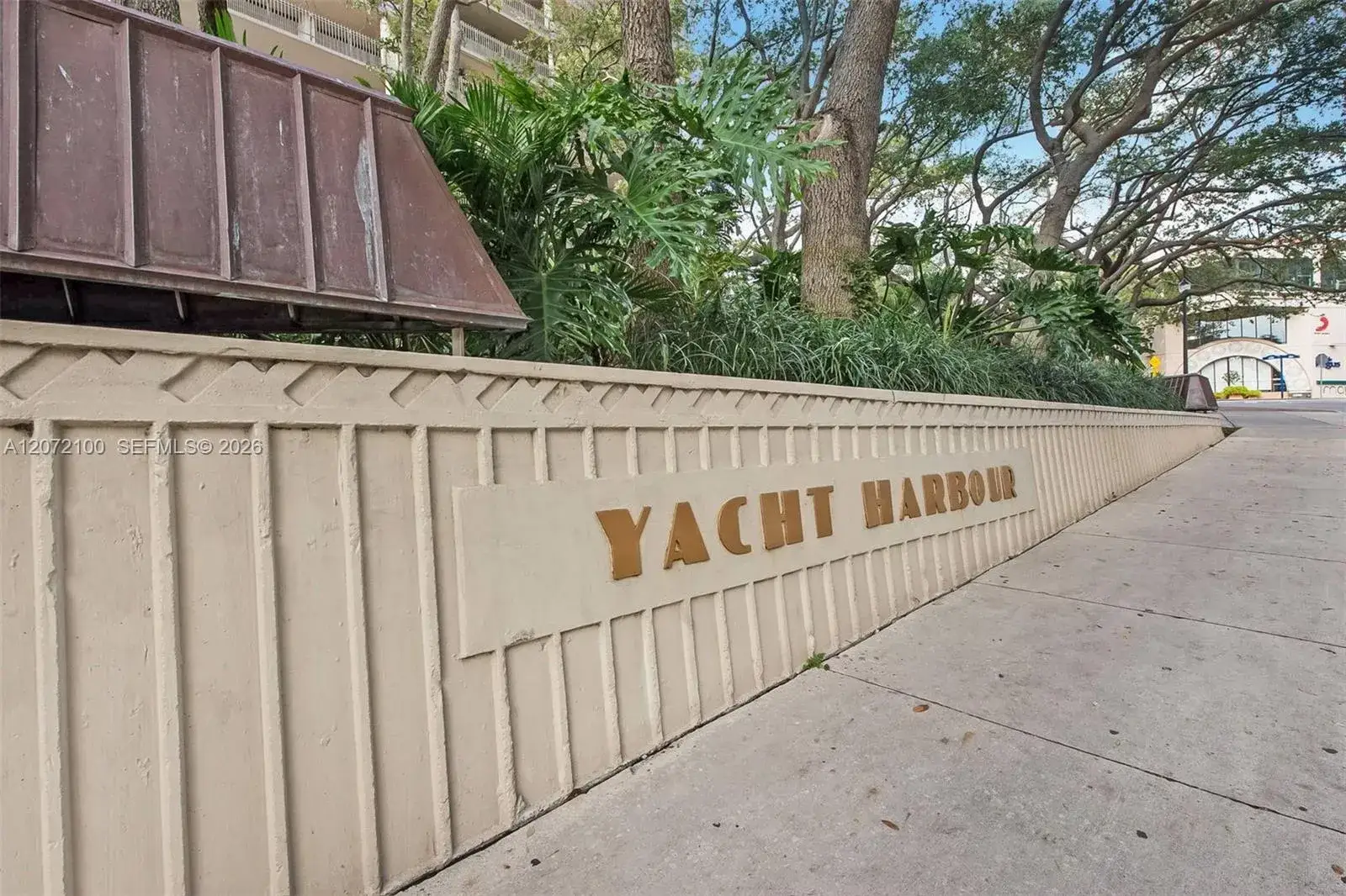 3 bedroom 2 bath Residential for sale at 2901 S Bayshore Drive # 1B, Miami FL 33133