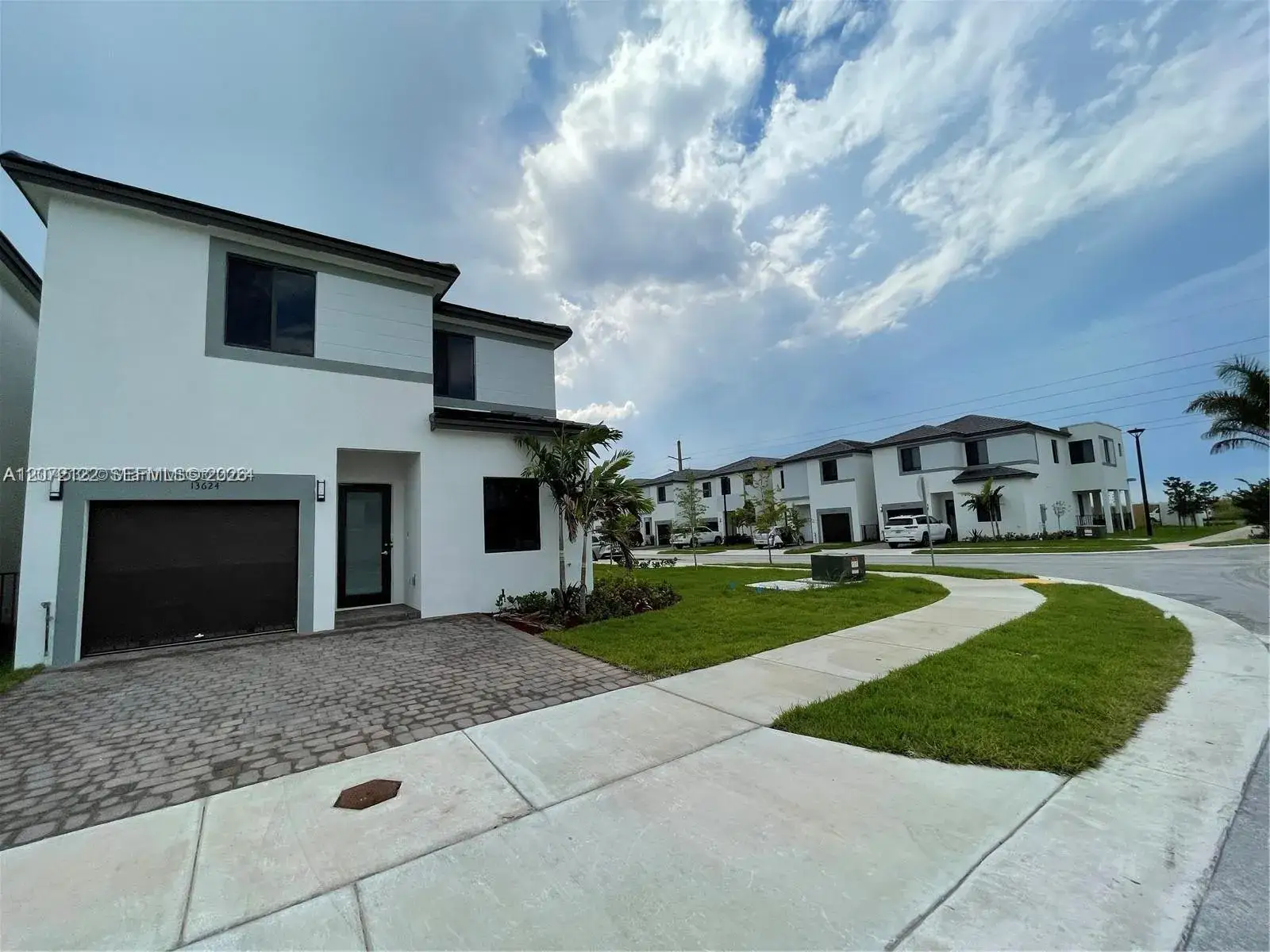 5 bedroom 4 bath Residential for sale at 13624 SW 158th Ave,, Miami FL 33196