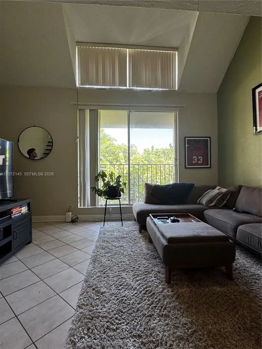 1 bedroom 1 bath Residential for sale at 6900 N Kendall Dr # A403, Pinecrest FL 33156