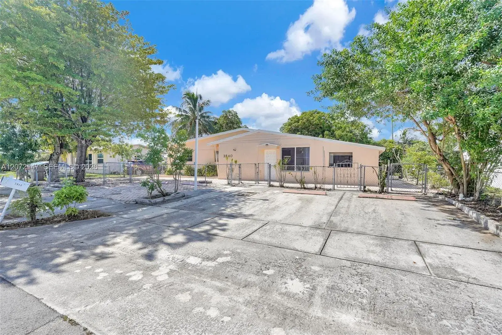 3 bedroom 1 bath Residential for sale at 3840 SW 31st Ct, West Park FL 33023