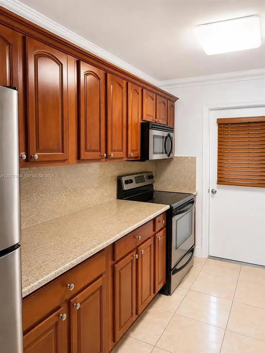 1 bedroom 1 bath Residential for sale at 10663 NW 45th St # 10663, Coral Springs FL 33065