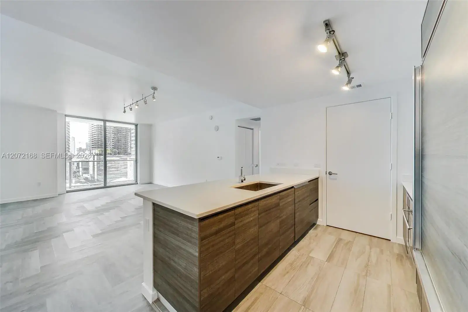 1 bedroom 1 bath Residential Lease for rent at 1100 S Miami Ave # 1008, Miami FL 33130