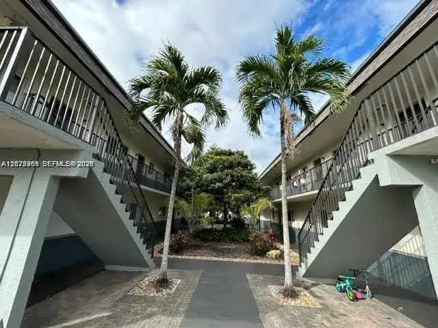 7280 NW 38th St # A2, Hollywood FL 33024