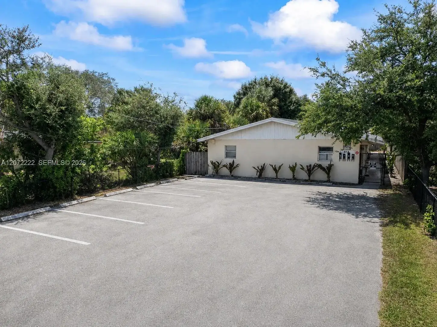2 bedroom 1 bath Residential Lease for rent at 513 NW 22nd Ave # 2, Fort Lauderdale FL 33311
