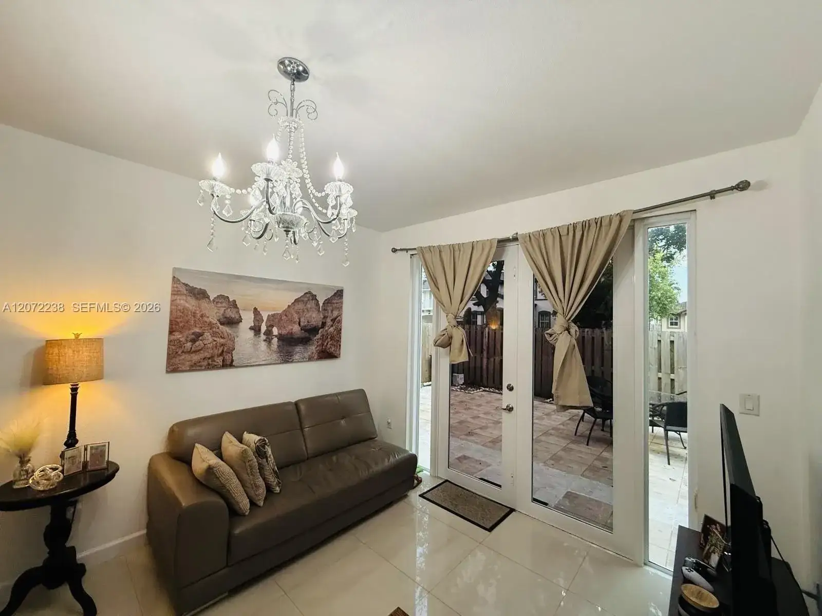 1 bedroom 1 bath Residential Lease for rent at XXXXX SW 8 ST # 12, Miami FL 33194