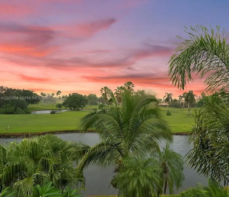 3 bedroom 3 bath Residential for sale at 6821 Brookline Dr # 6821, Hialeah FL 33015
