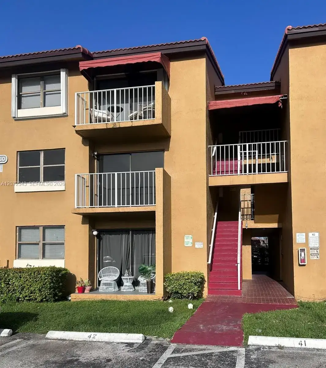 2 bedroom 1 bath Residential Lease for rent at 15630 SW 80th St # 203, Miami FL 33193