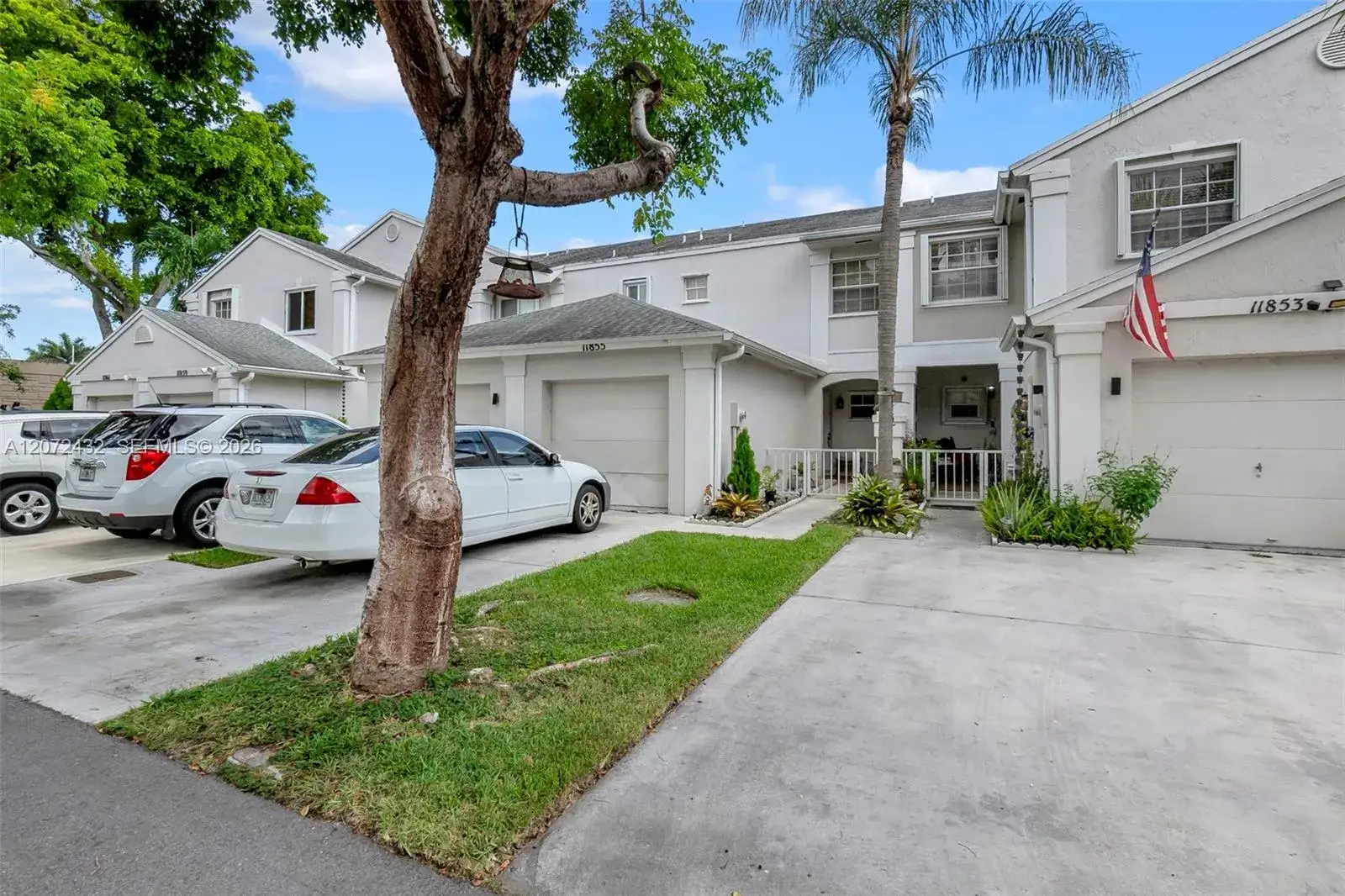 2 bedroom 2 bath Residential for sale at 11855 SW 99th St, Miami FL 33186