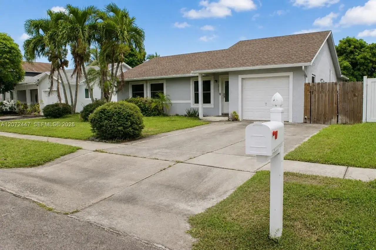2 bedroom 2 bath Residential for sale at 2001 SW 87th Ave, North Lauderdale FL 33068
