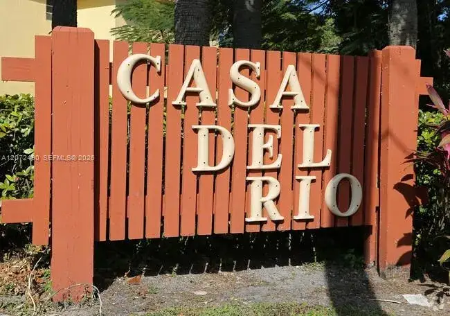 2 bedroom 2 bath Residential Lease for rent at 470 NW 20th St # 201, Boca Raton FL 33431
