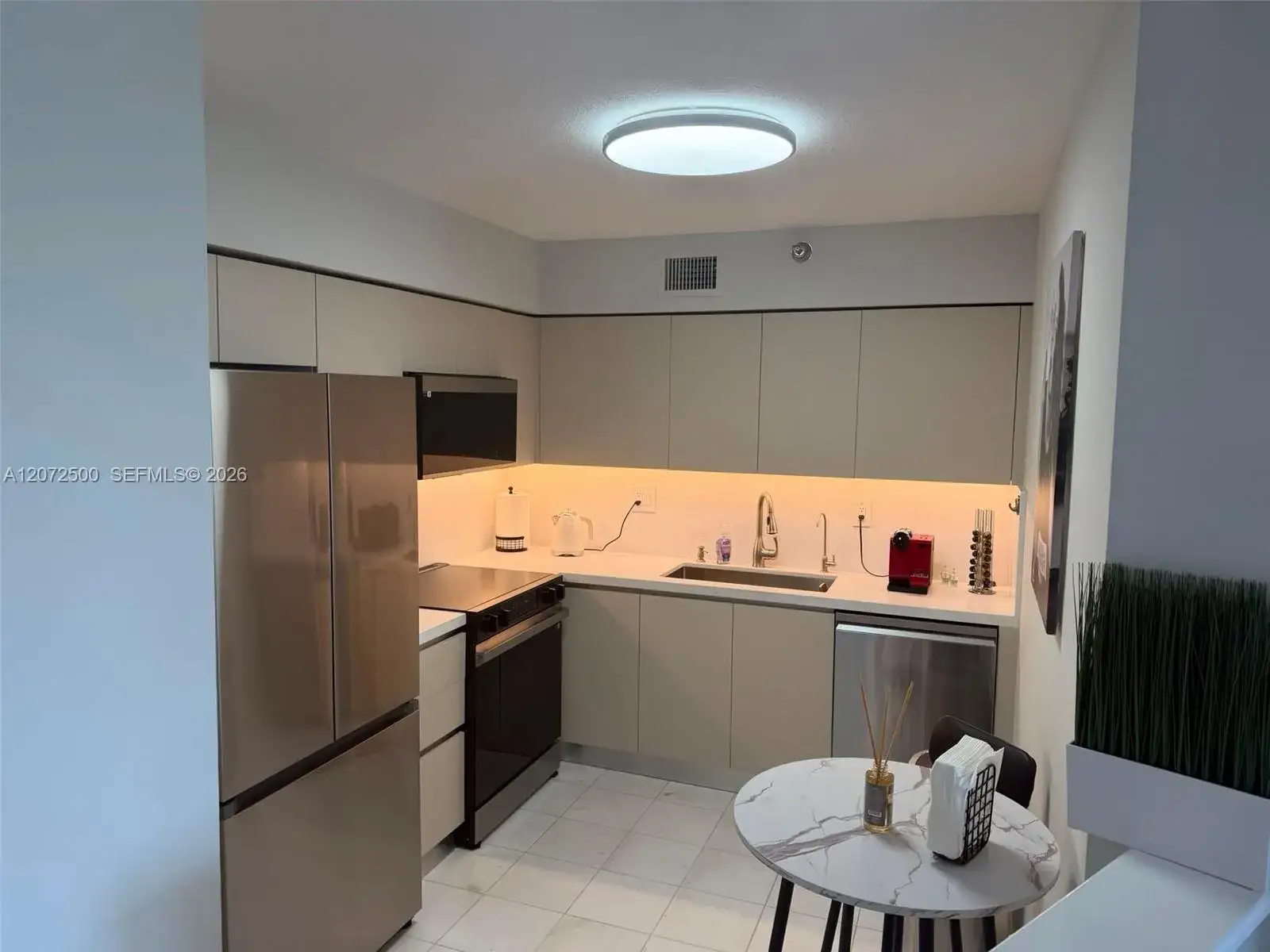 2 bedroom 2 bath Residential for sale at 3400 NE 192nd St # 511, Aventura FL 33180