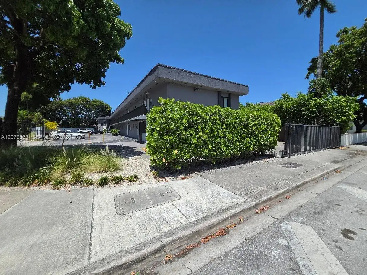 2 bedroom 1 bath Residential Lease for rent at 4393 NW 11th St # 20, Miami FL 33126