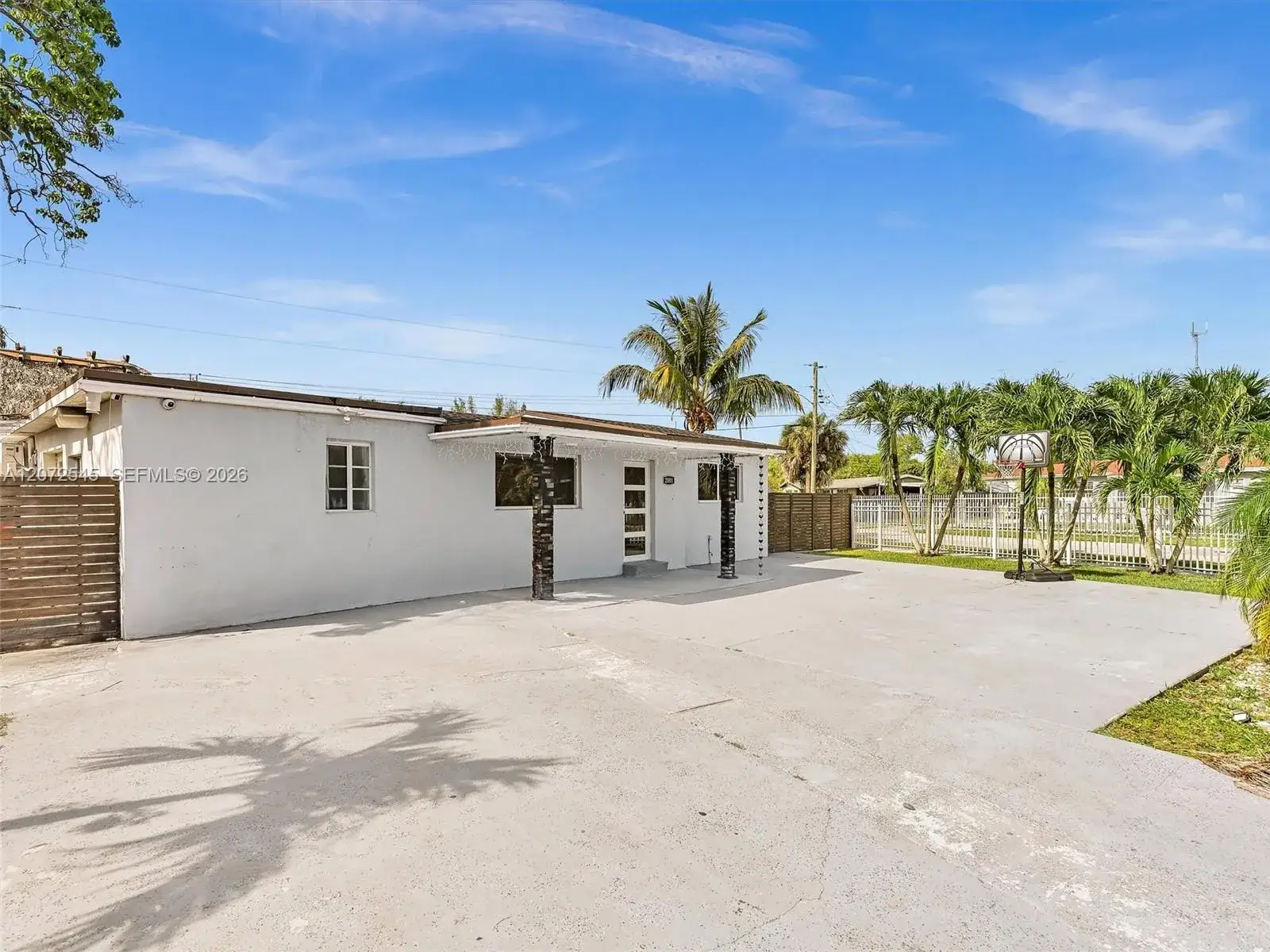 4 bedroom 3 bath Residential for sale at 2001 NW 206th St, Miami Gardens FL 33056