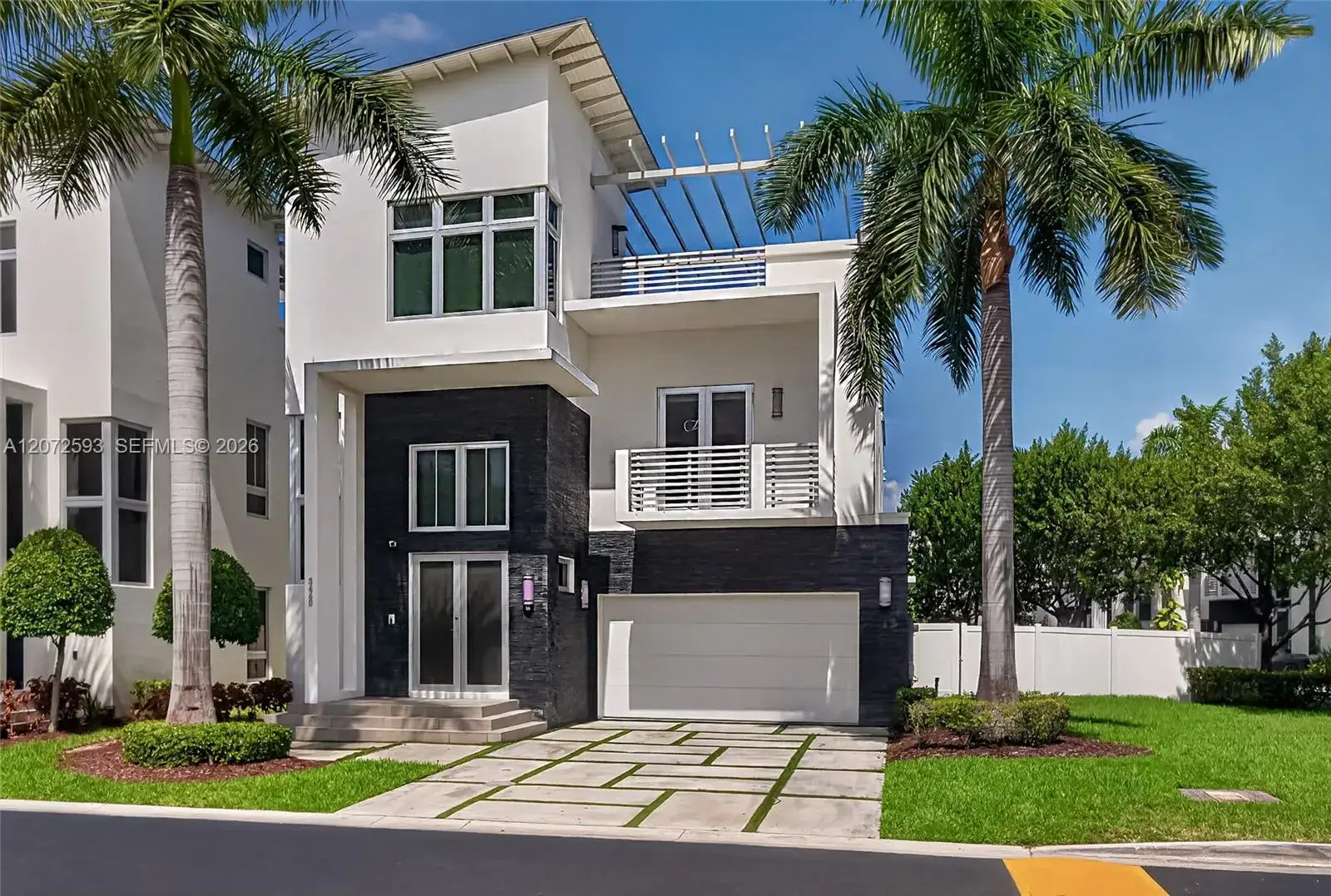 5 bedroom 6 bath Residential for sale at 3460 NW 84th Ave, Doral FL 33122