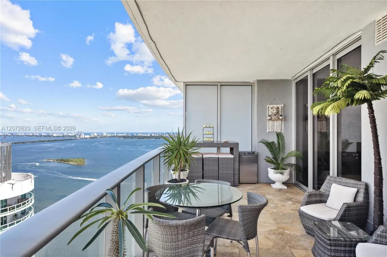 1 bedroom 2 bath Residential Lease for rent at 488 NE 18th St # 4307, Miami FL 33132